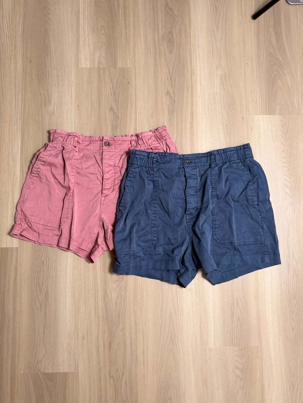 Eddie Bauer Women's Pull-On Shorts Size M Blue Pink Cotton Blend